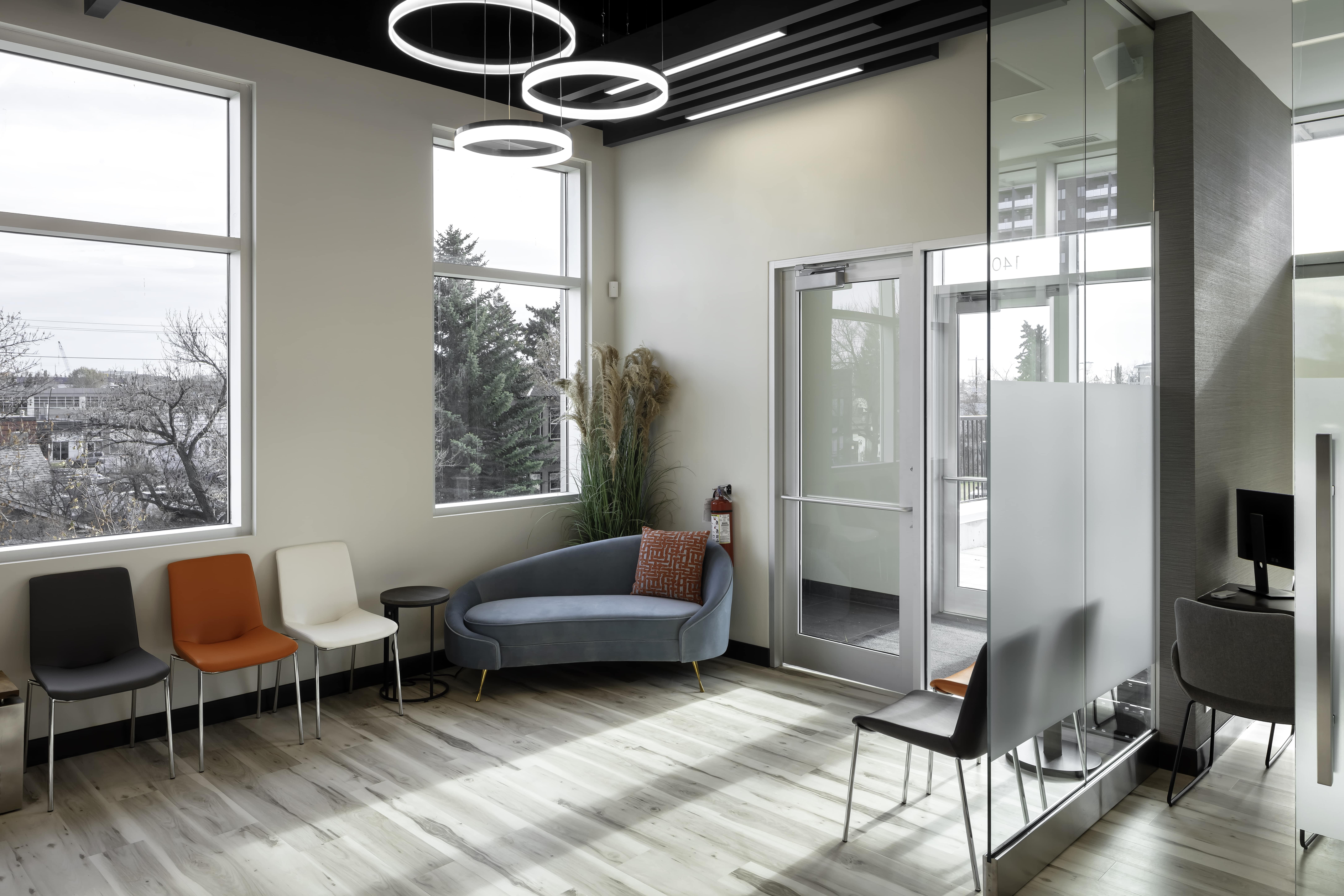 Poplar Dental - Chinook dental clinic in Calgary - Photo 6